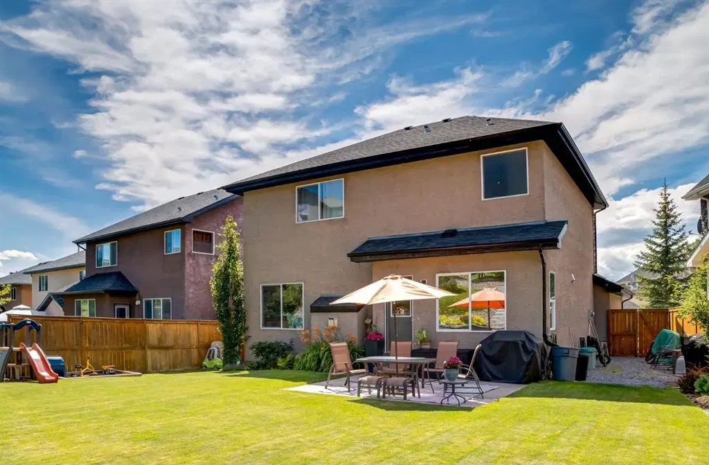 99 Aspen Stone Crescent SW