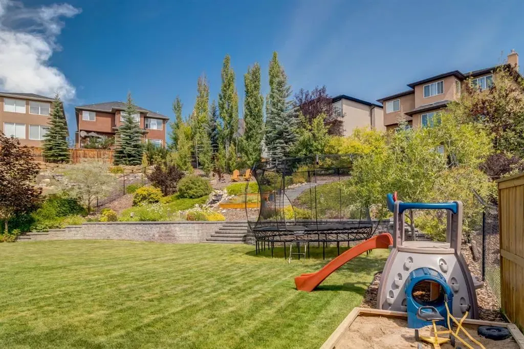 99 Aspen Stone Crescent SW