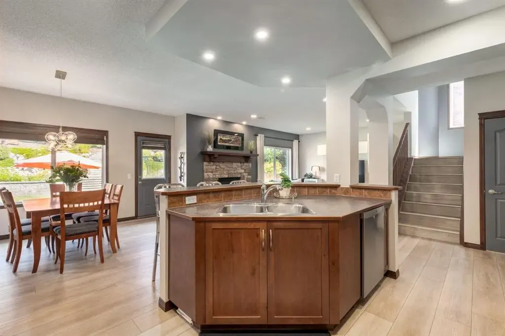 99 Aspen Stone Crescent SW