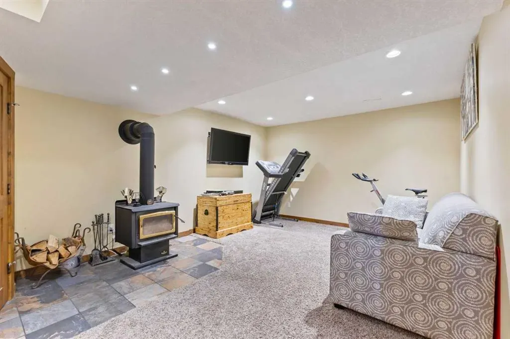 97 River Heights Crescent