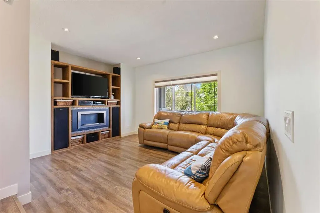 97 River Heights Crescent