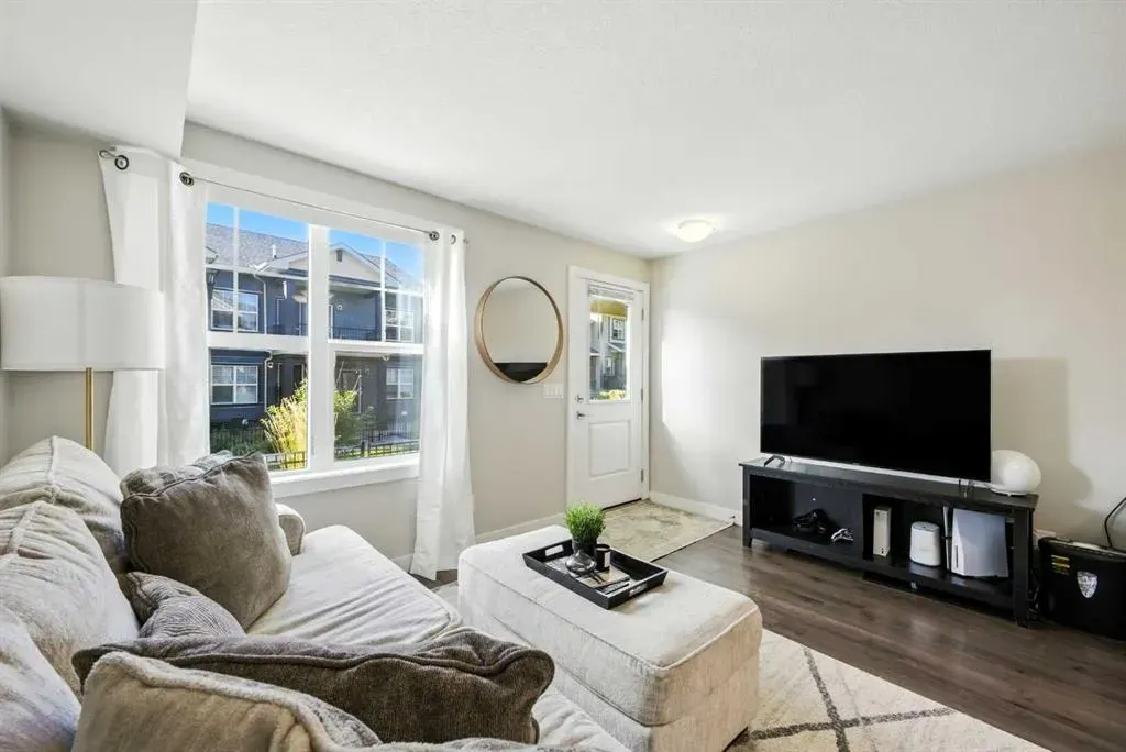50 Evanscrest Gardens NW