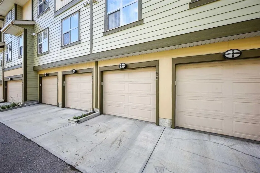 50 Evanscrest Gardens NW