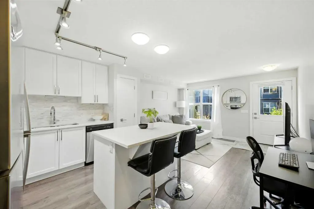 50 Evanscrest Gardens NW