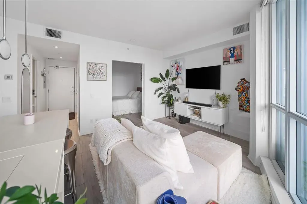 615 6 Avenue SE, #1403