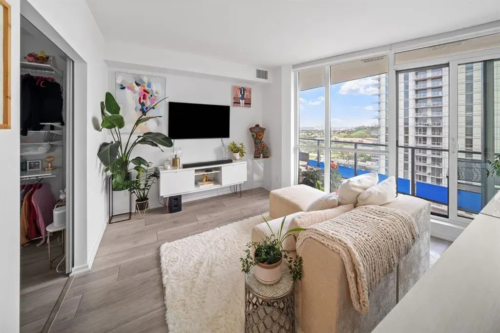 615 6 Avenue SE, #1403