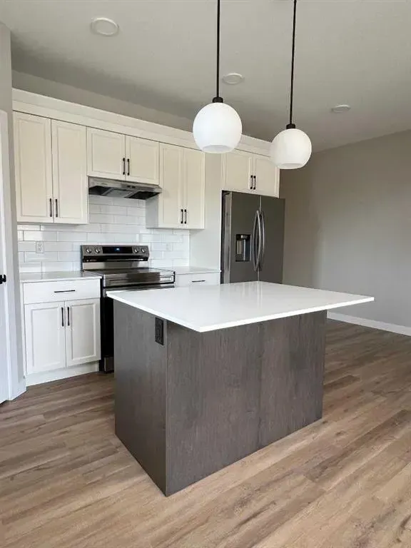 3 Gray Close