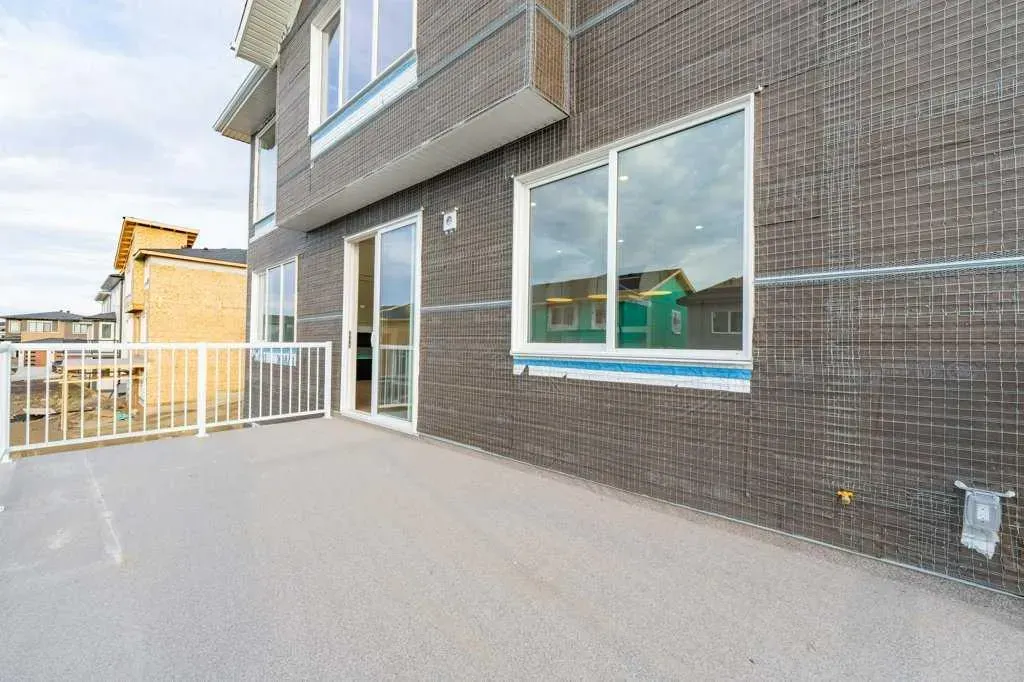 351 Waterford Grove