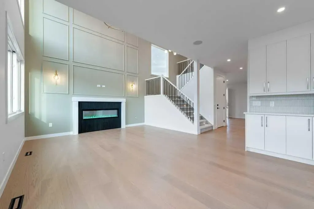 351 Waterford Grove
