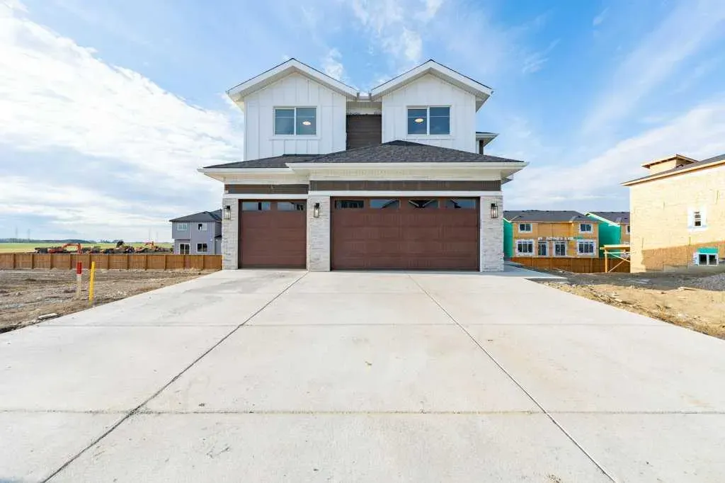 351 Waterford Grove