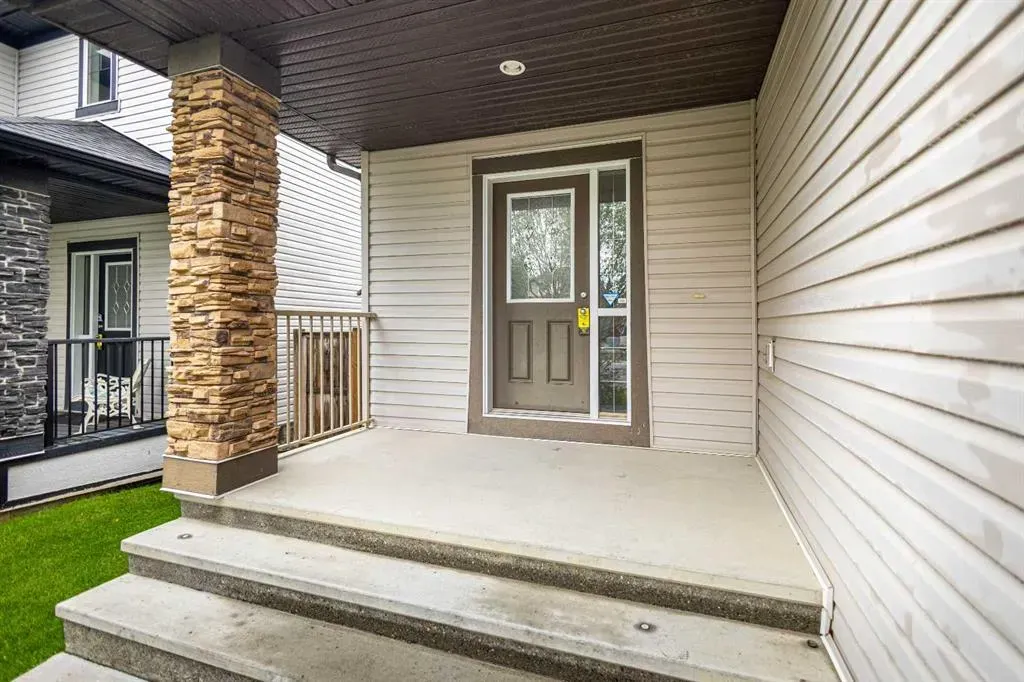 308 Prairie Springs Crescent SW