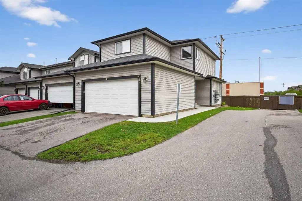 102 Canoe Square SW, #21