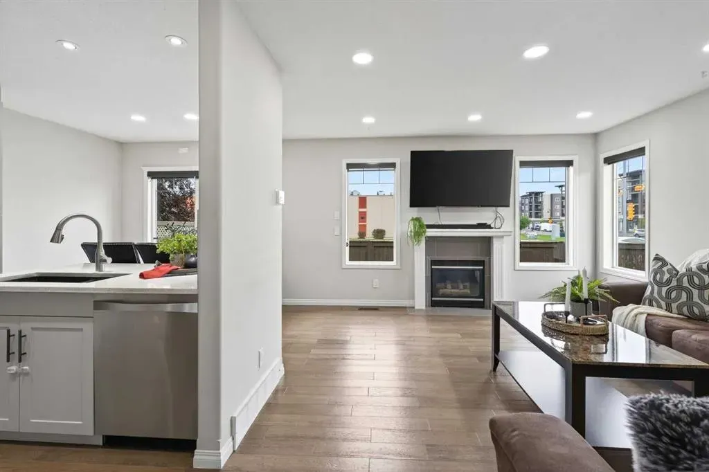 102 Canoe Square SW, #21