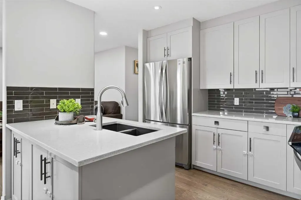 102 Canoe Square SW, #21