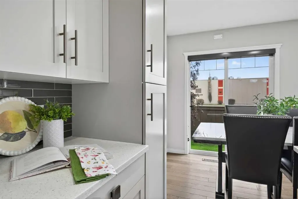 102 Canoe Square SW, #21