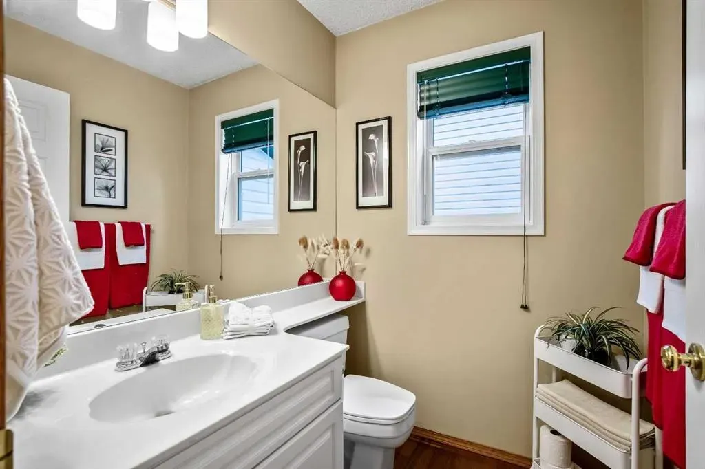 25 Country Hills Gate NW