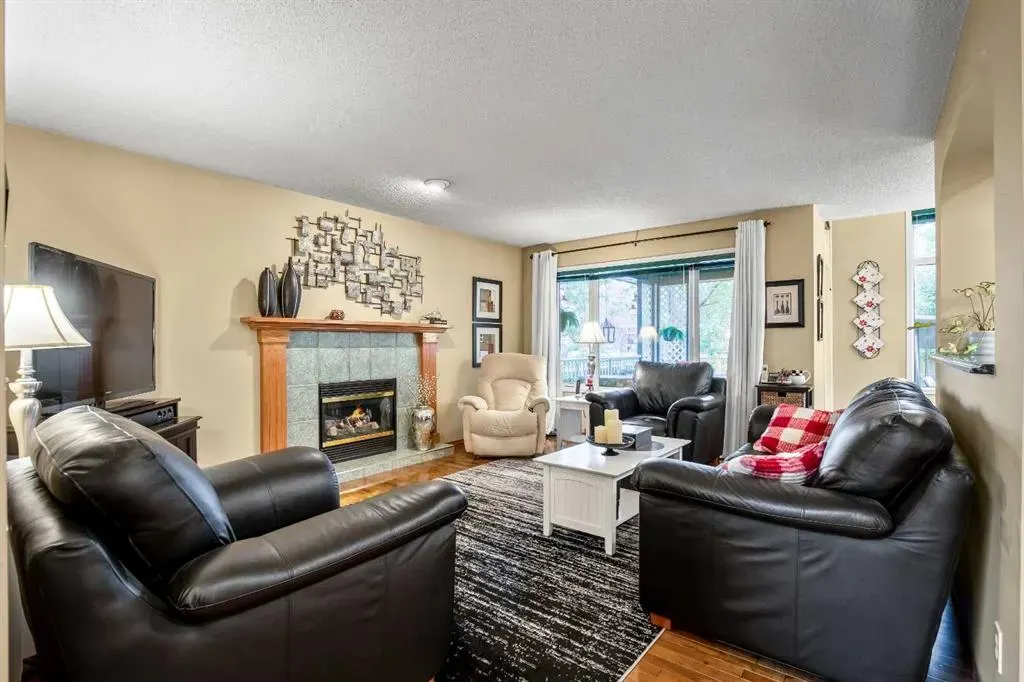 25 Country Hills Gate NW