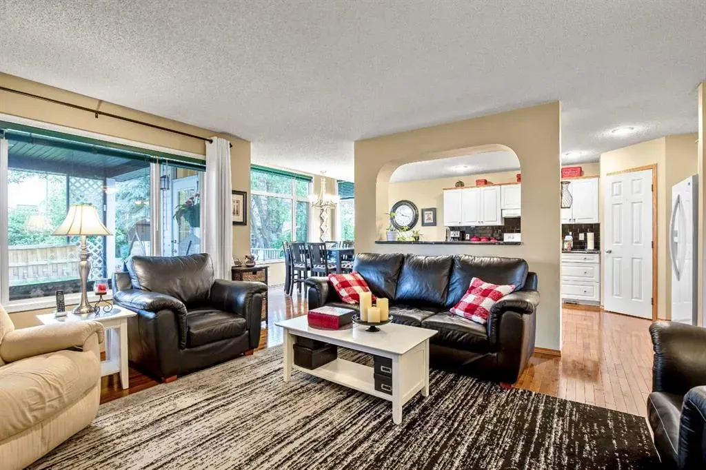 25 Country Hills Gate NW