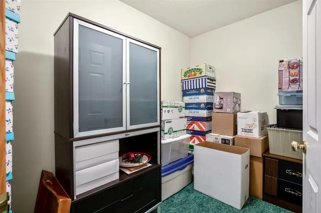 25 Country Hills Gate NW