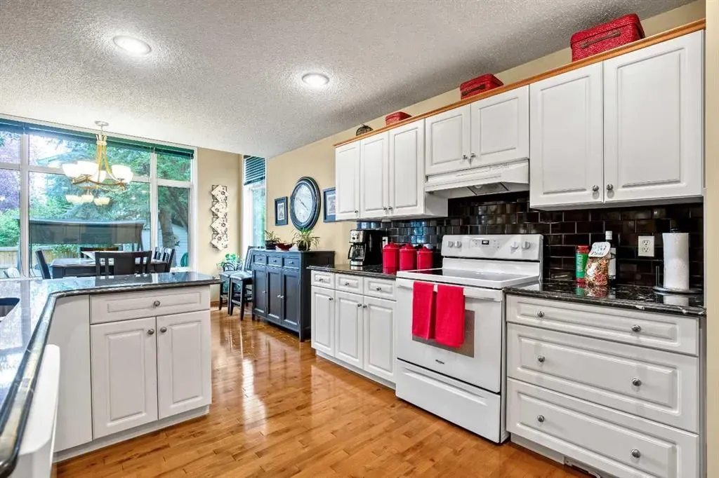 25 Country Hills Gate NW