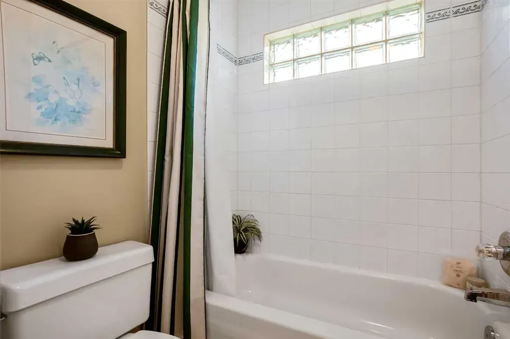 25 Country Hills Gate NW
