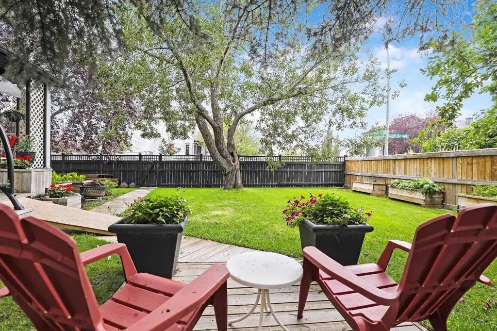 25 Country Hills Gate NW