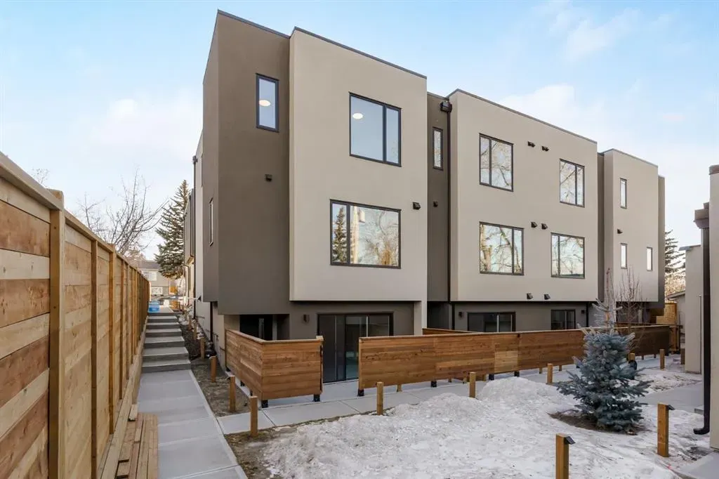 2220 26 Avenue SW, #6