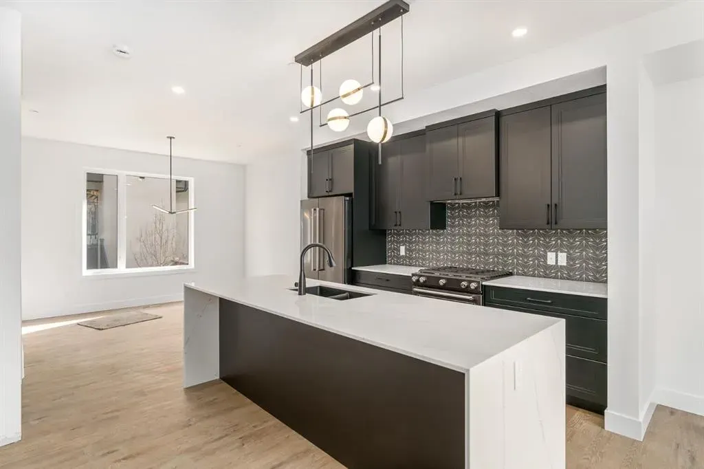 2220 26 Avenue SW, #6