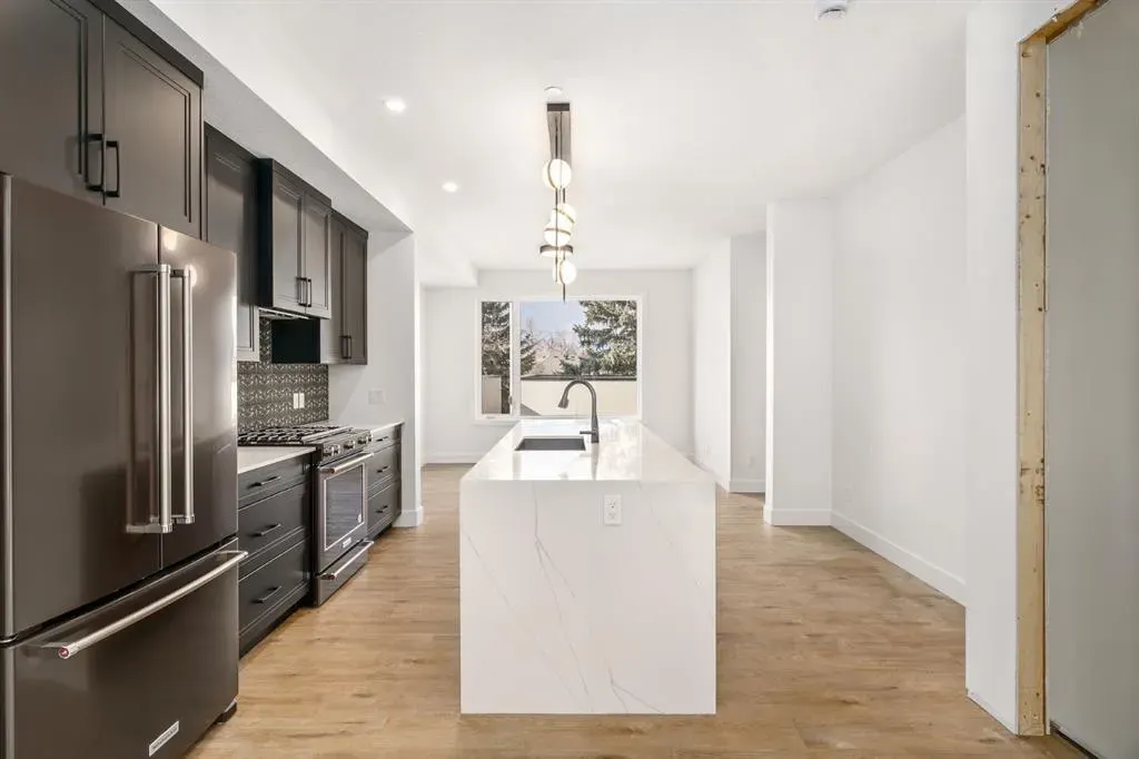2220 26 Avenue SW, #6