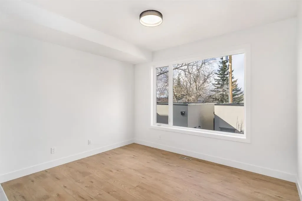 2220 26 Avenue SW, #6