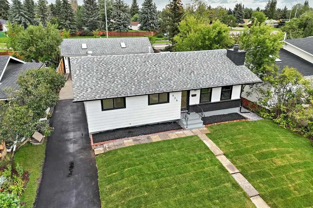636 Cedarille Way SW