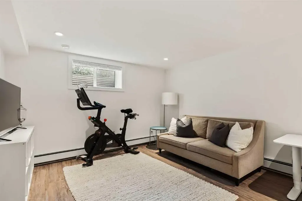 25 Kirby Place SW