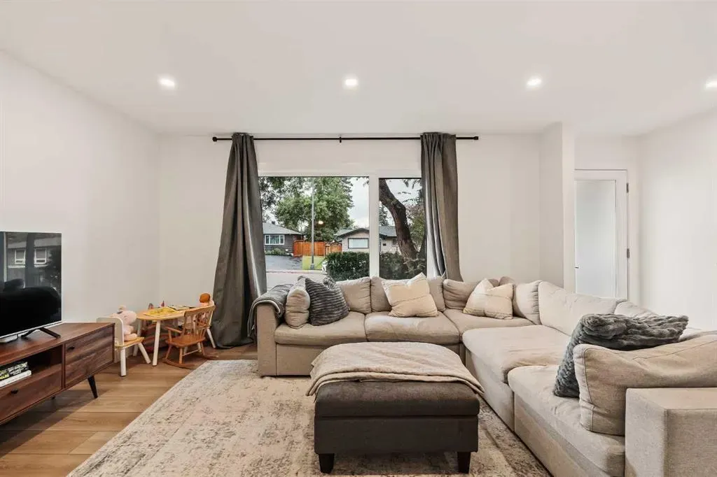 25 Kirby Place SW