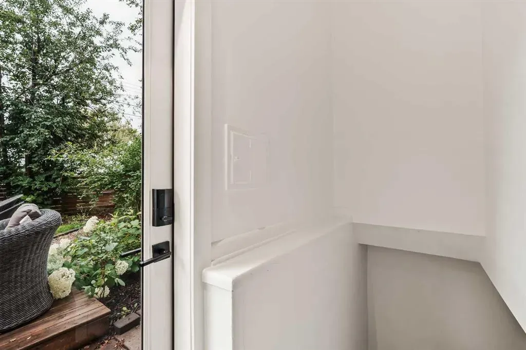 25 Kirby Place SW