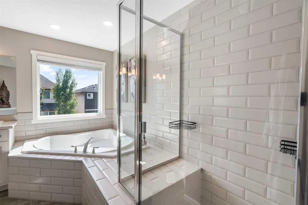 21 Walden Way SE