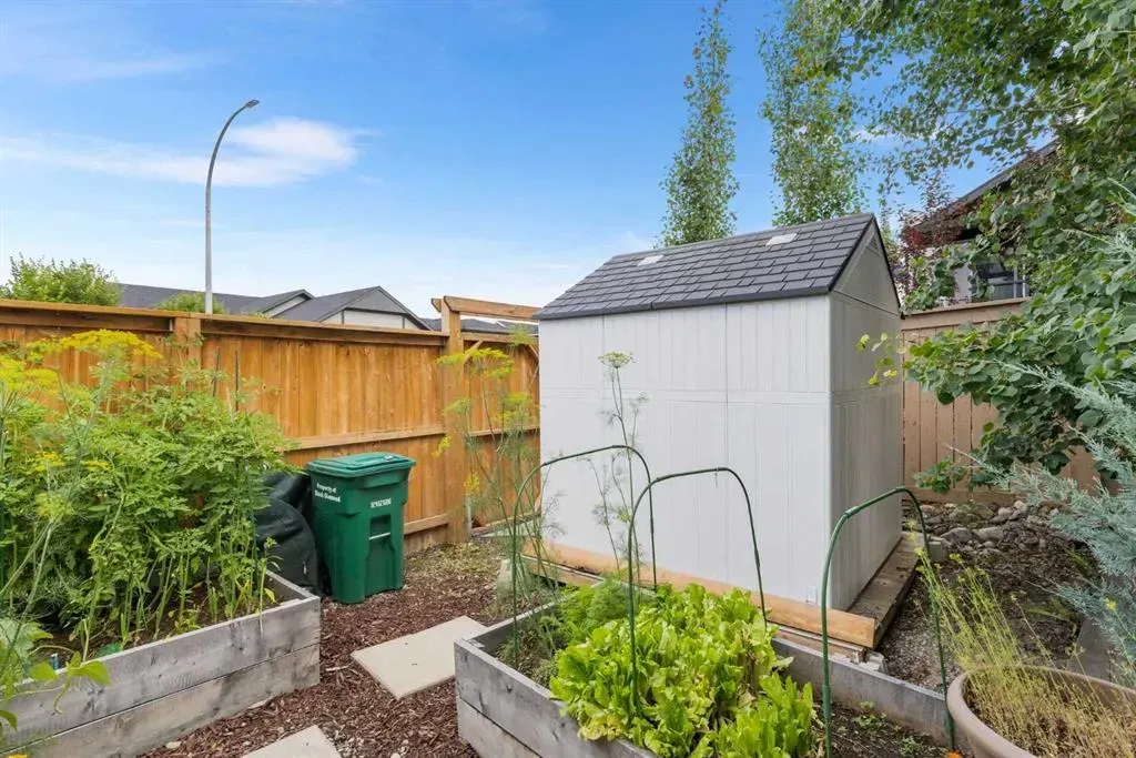 135 Riverwood Crescent SW