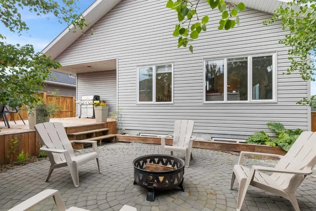 135 Riverwood Crescent SW