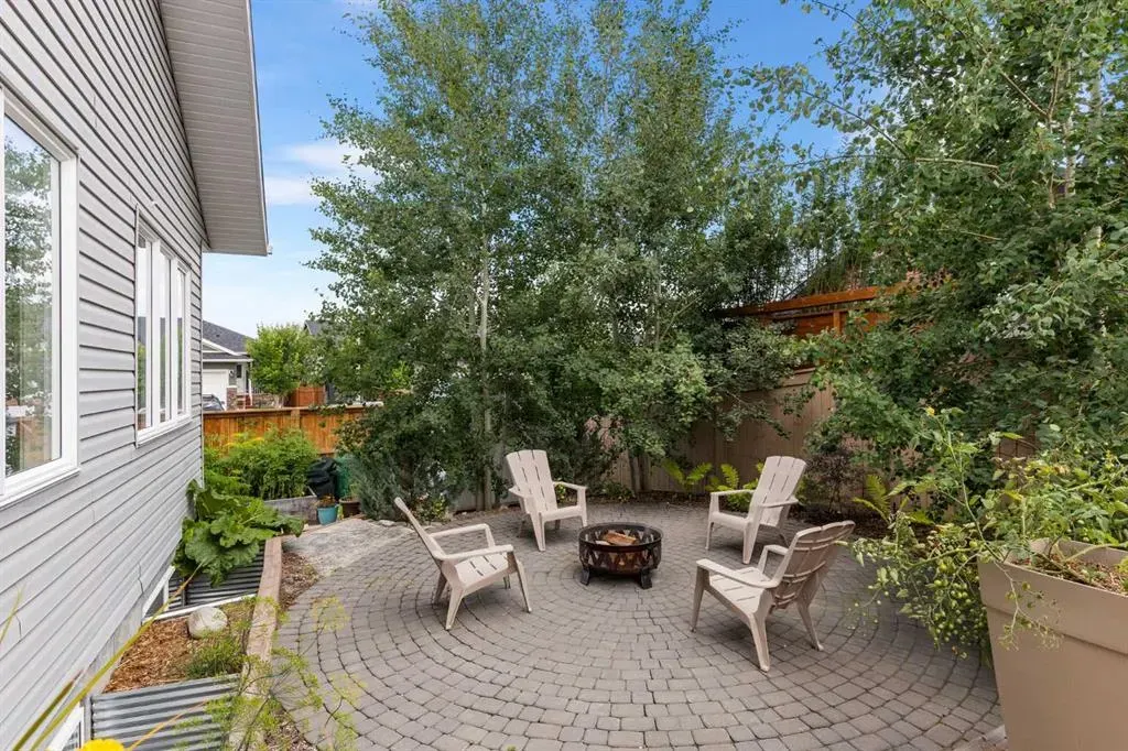 135 Riverwood Crescent SW
