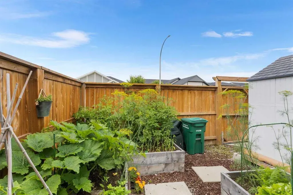 135 Riverwood Crescent SW