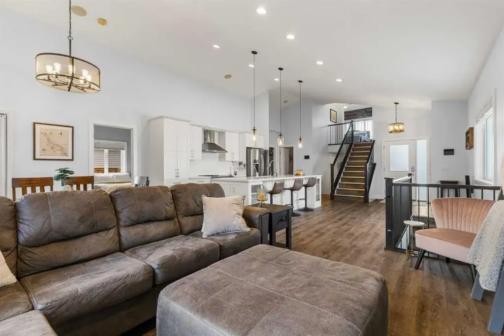 135 Riverwood Crescent SW