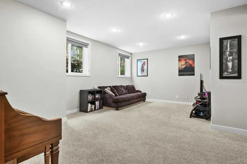 56 Rockford Terrace NW