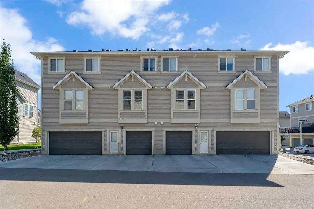 302 South Point Square SW