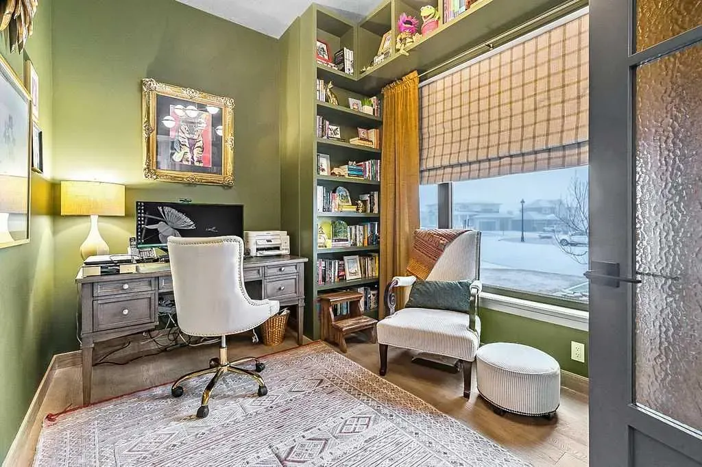 10 Westmount Point