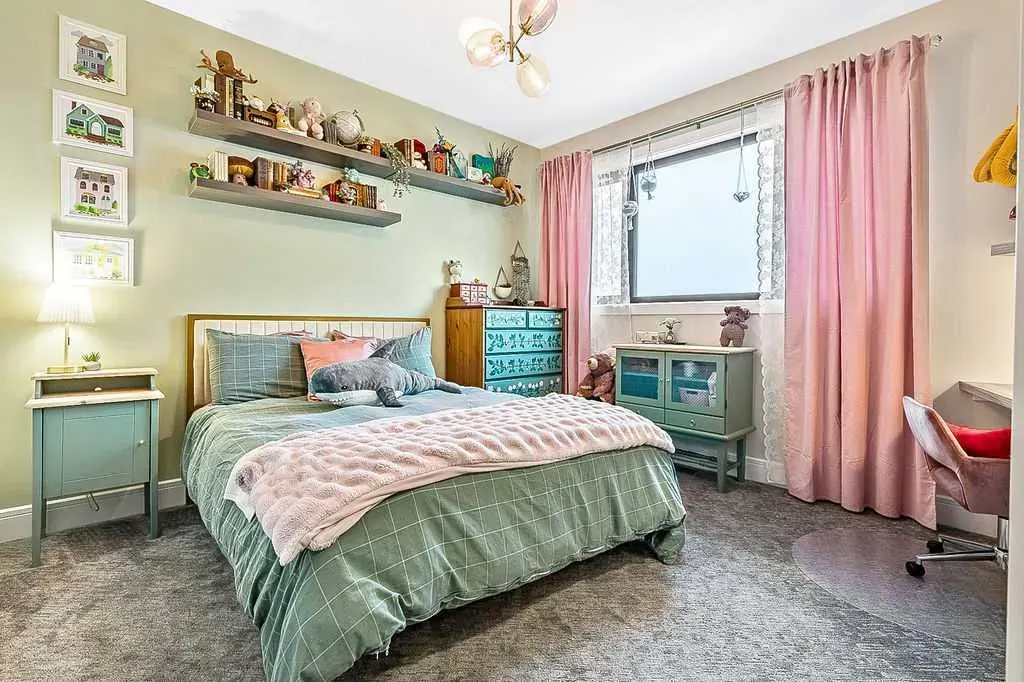 10 Westmount Point