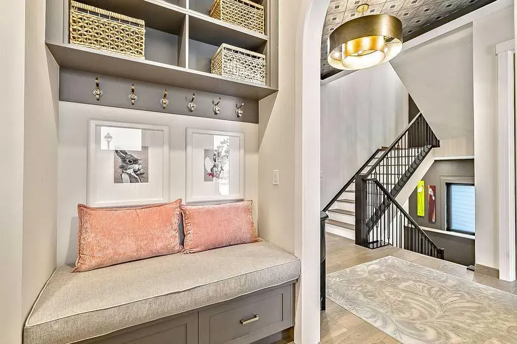 10 Westmount Point