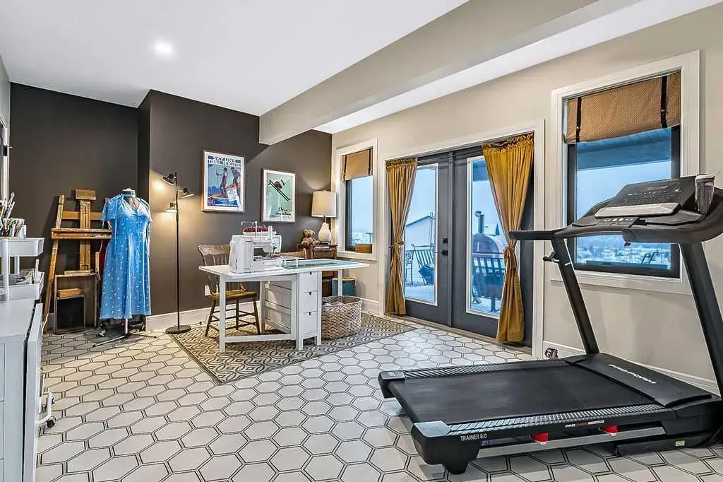 10 Westmount Point