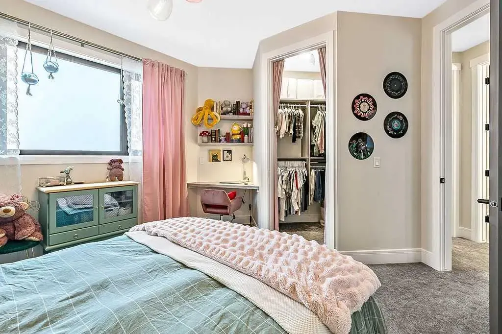 10 Westmount Point