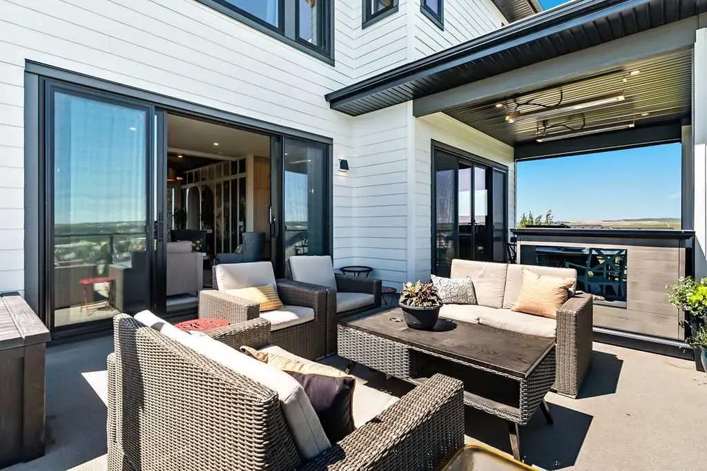 10 Westmount Point