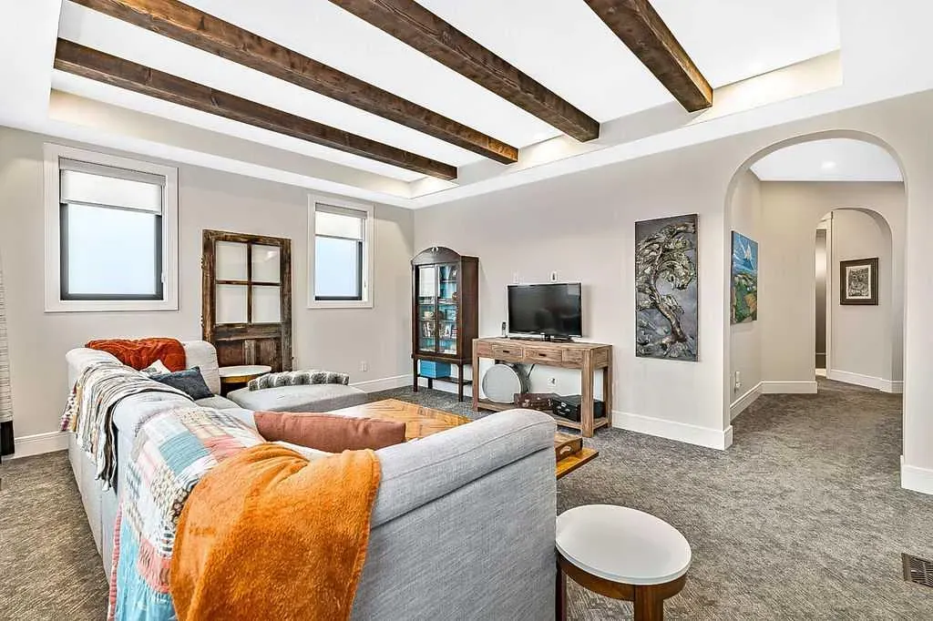 10 Westmount Point