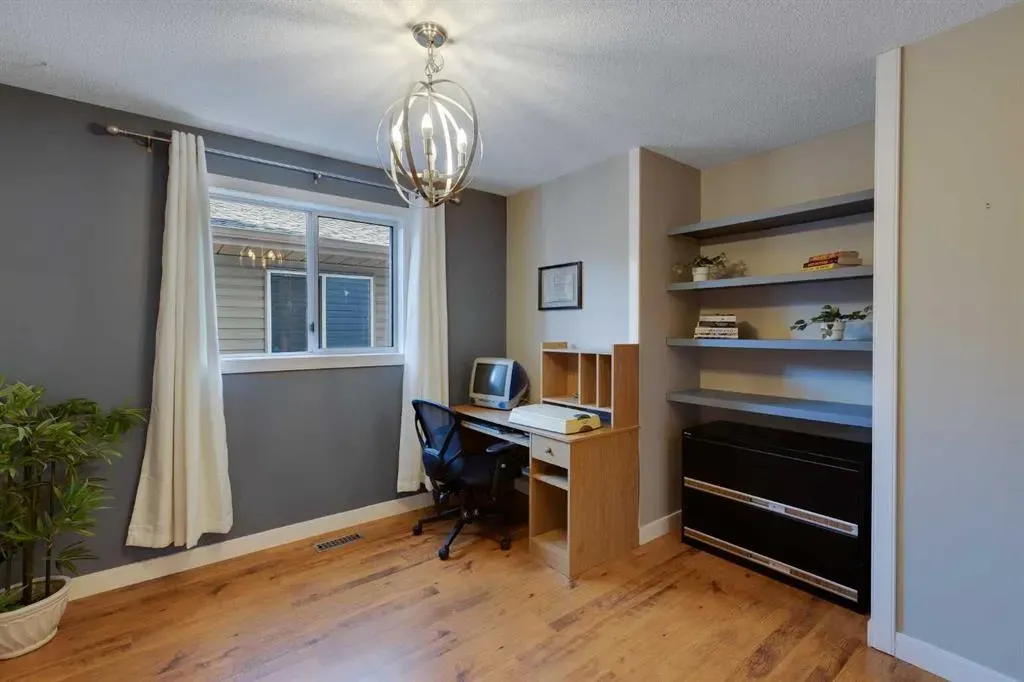 84 Everglade Drive SE